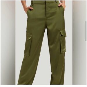 Good American Washed Satin Straight Cargo Pants Juniper Green size 6 New